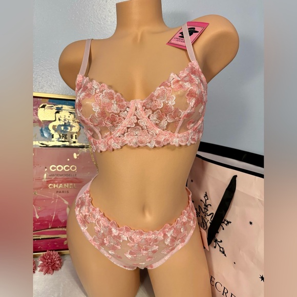 Other - Elegant Pink Lace Lingerie Set